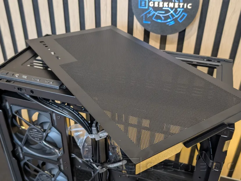 Geeknetic LC-Power Gaming 812B Onyx Vision Review 14