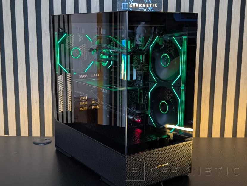 Geeknetic LC-Power Gaming 812B Onyx Vision Review 2