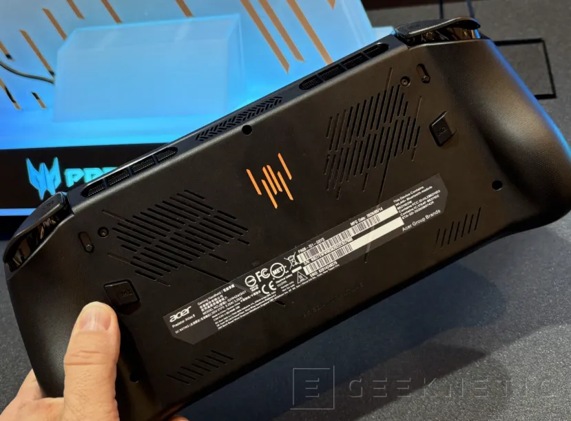 Geeknetic Probamos la Acer Predator Atlas 8: toma de contacto con la primera consola portátil con el Intel Arc G3 Extreme 3