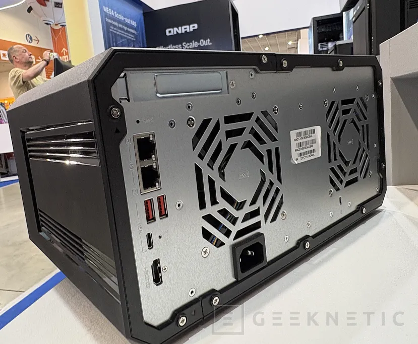 Geeknetic QNAP en Computex 2026: renovación completa de gama, IA integrada en QTS y networking de altas capacidades 3