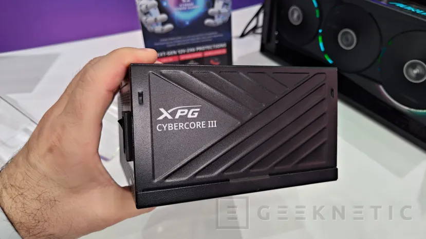 Geeknetic XPG y ADATA en COMPUTEX 2026: fuentes de alimentación con protección activa para 12V-2x6 y SSD externo con NFC 4