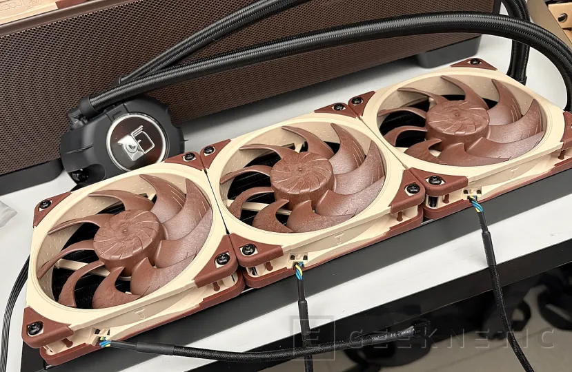 Geeknetic Noctua NL-LC1-36 AIO 360mm Review: Noctua se hace con la corona en AIO gracias a sus ventiladores y a una bomba de impulsión muy cuidada 14