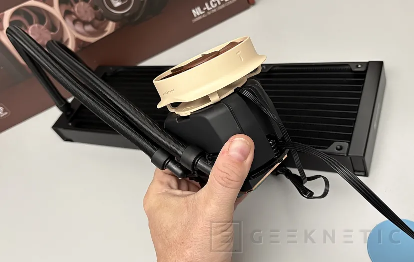 Geeknetic Noctua NL-LC1-36 AIO 360mm Review: Noctua se hace con la corona en AIO gracias a sus ventiladores y a una bomba de impulsión muy cuidada 11
