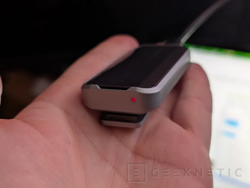 Geeknetic ADATA URBAN TAPSAFE Review: el SSD de 2.000 MB/s con NFC que se desbloquea acercando tu móvil  10
