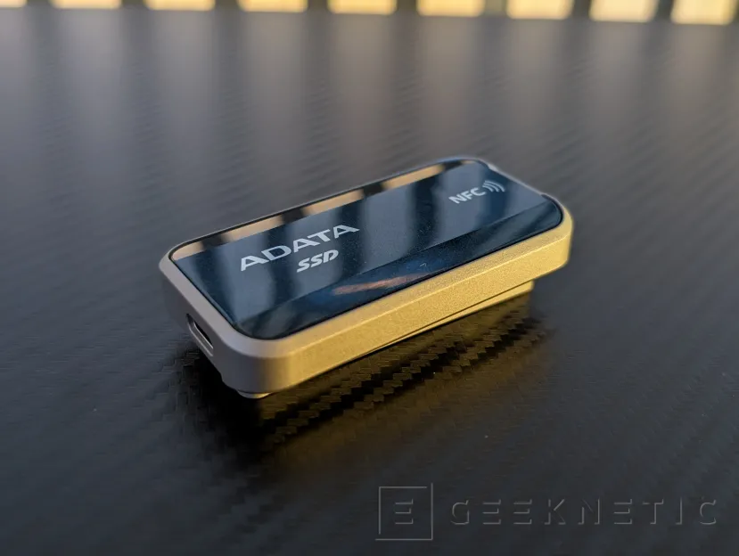 Geeknetic ADATA URBAN TAPSAFE Review: el SSD de 2.000 MB/s con NFC que se desbloquea acercando tu móvil  1