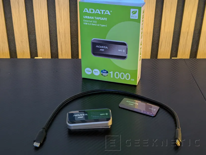 Geeknetic ADATA URBAN TAPSAFE Review: el SSD de 2.000 MB/s con NFC que se desbloquea acercando tu móvil  2