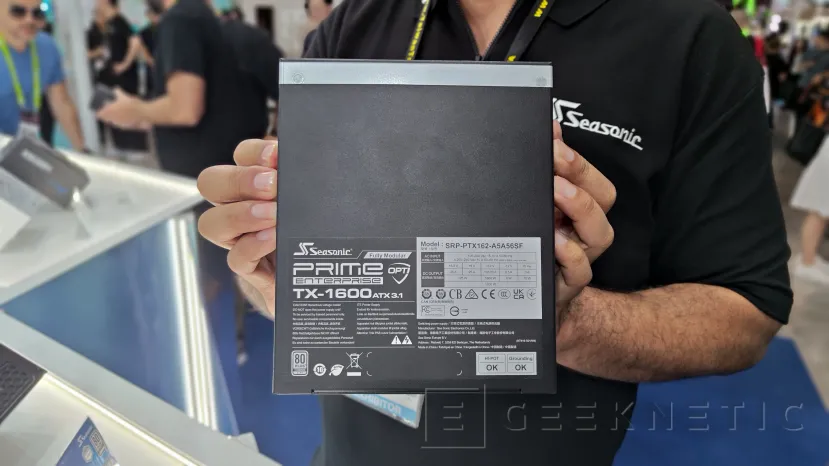 Geeknetic Seasonic presenta en el Computex 2026 la plataforma PRIME ENTERPRISE TX-1600, la primera fuente de alimentación con certificación CQC Level 5 1