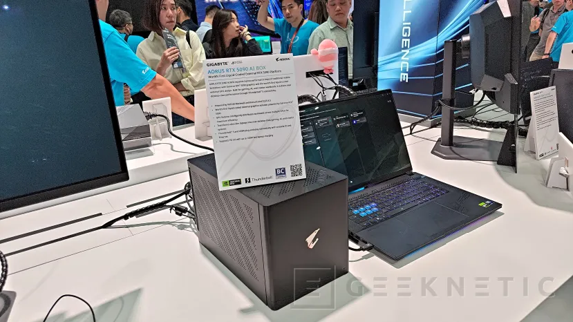 Geeknetic La AORUS RTX 5090 AI BOX lleva Thunderbolt 5, refrigeración líquida y más de 3.000 AI TOPS 1