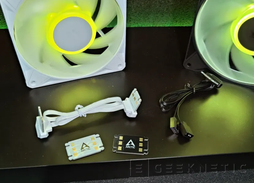 Geeknetic Conectores que transmiten la energía y el ARGB sin cables de por medio: así son los nuevos ventiladores ARCTIC BioniX P12 y P14 3