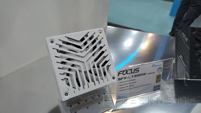 Geeknetic Seasonic FOCUS SGX-1300: una fuente SFX-L de 1.300 W con ATX 3.1 para PCs compactos de alto rendimiento 2