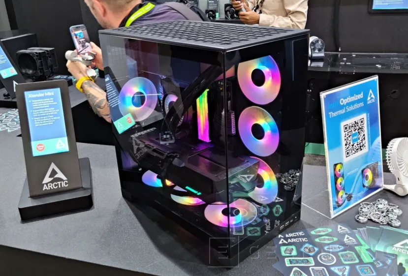 Geeknetic ARCTIC Xtender Mini: torre panorámica compacta con hasta 7 ventiladores y GPUs de 40 cm 1