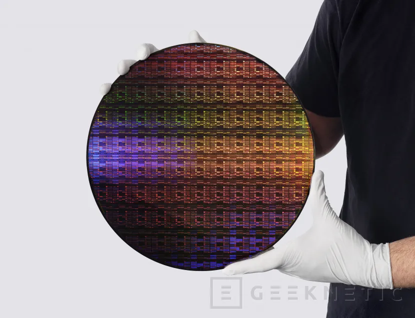 Geeknetic IBM rompe la barrera del nanómetro con un chip de 7 angstroms que contiene casi 100.000 millones de transistores 1