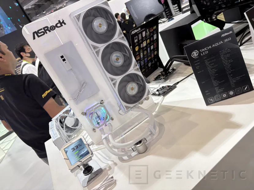 Geeknetic Refrigeración líquida de 360 mm con pantalla LCD, efecto 3D y puertos: esto es lo que nos ha enseñado ASRock 1