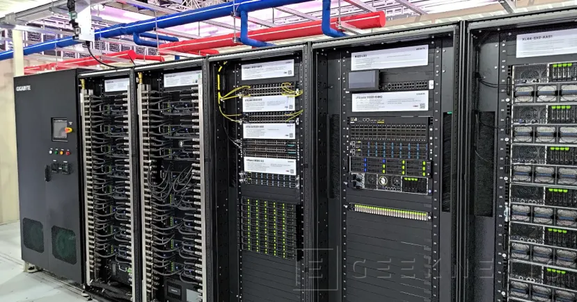 Geeknetic GIGABYTE nos enseña su estrategia para centros de datos de IA basados en contenedores modulares independientes 4