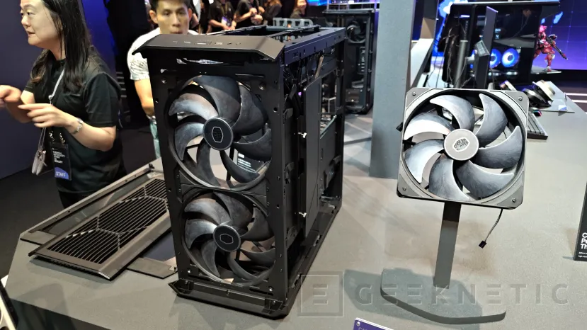 Geeknetic El HAF II 500 de Cooler Master llega al Computex 2026 con ventiladores Mighty40 de 220 mm y aspas de polímero de cristal líquido 1