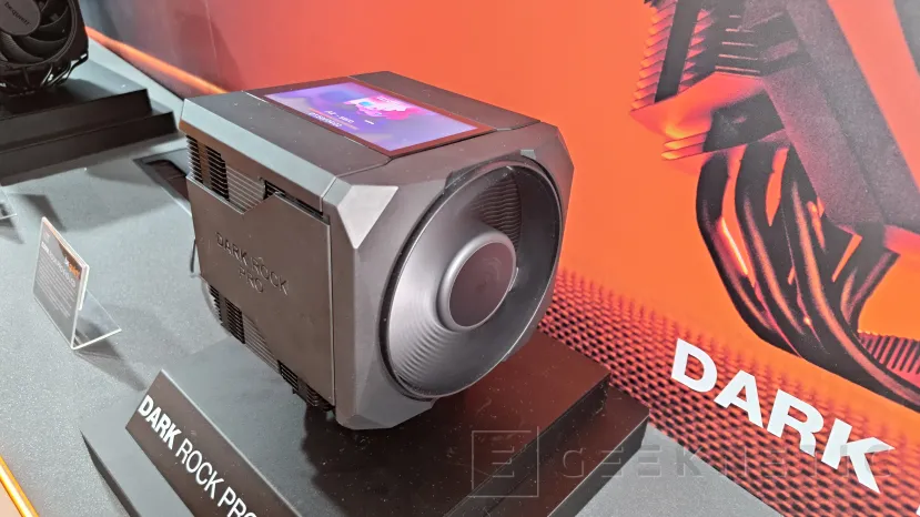 Geeknetic be quiet! muestra en el Computex 2026 su disipador más avanzado con display integrado y ventiladores Silent Wings 1
