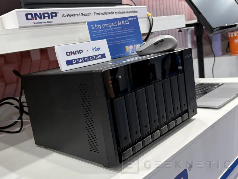 Geeknetic Nuevos NAS compactos para IA local de QNAP con Intel Core Ultra Serie 3 y hasta 180 TOPS 1
