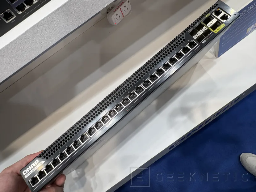 Geeknetic QNAP QSW-M7230-2X4F24T: un switch gestionable Lite L3 de 1U con puertos de 10, 25 y hasta 100 GbE 2