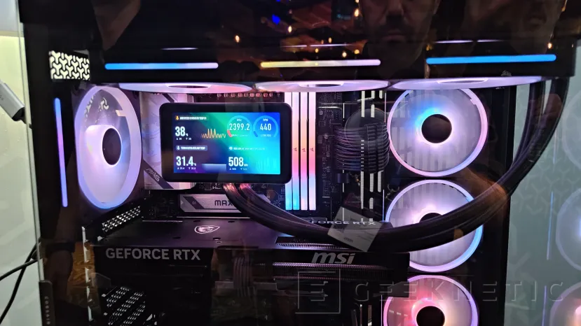 Geeknetic El ecosistema iCUE LINK de CORSAIR se renueva con AIO de 360 mm, ventiladores RX II y una pantalla IPS de 5 pulgadas 2
