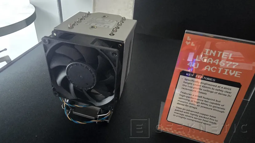 Geeknetic Levelplay muestra disipadores compactos para procesadores Intel Xeon en servidores de alta densidad 2