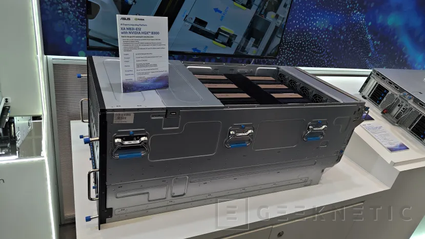 Geeknetic ASUS muestra la XA NB3I-E12 con NVIDIA HGX B300, una plataforma pensada para la era del razonamiento en IA 1
