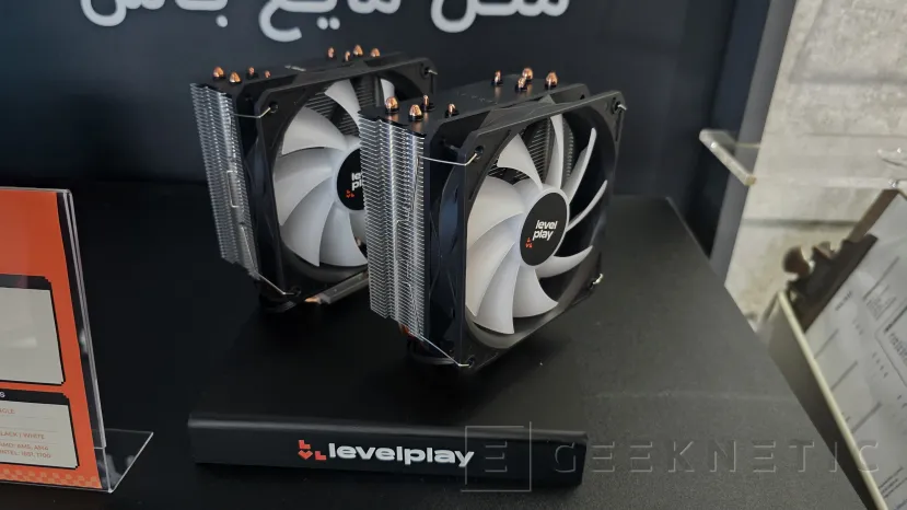 Geeknetic LevelPlay amplía su catálogo con disipadores de aire que añaden diseño de espejo infinito o pantalla LCD con información del sistema 1
