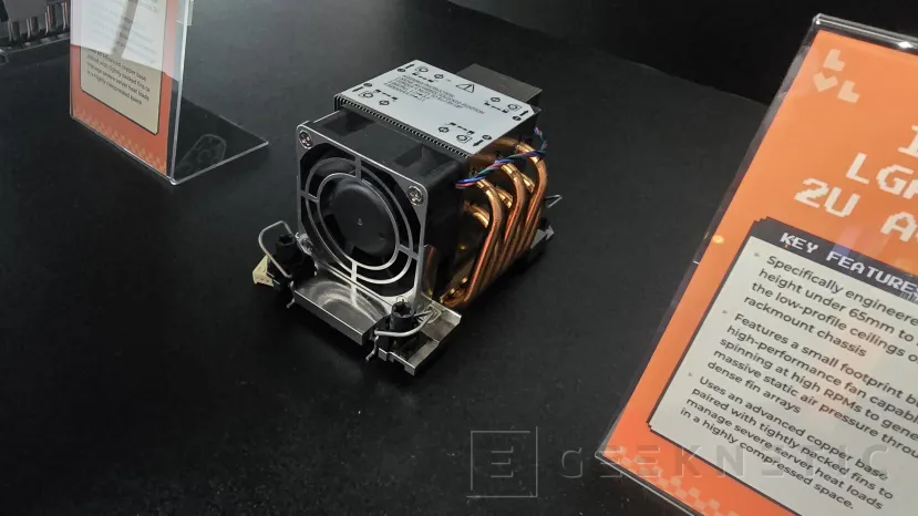 Geeknetic Levelplay muestra disipadores compactos para procesadores Intel Xeon en servidores de alta densidad 3
