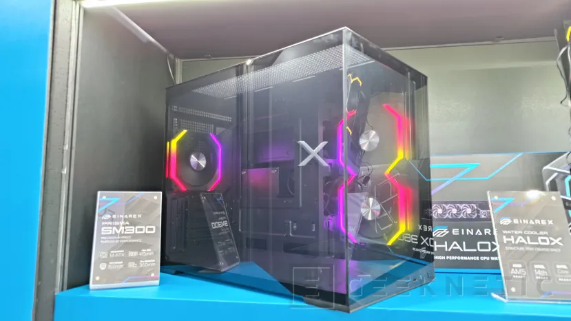 Geeknetic La Einarex Prisma SM300 es la caja mATX panorámica con plataforma de ventiladores angulada que dirige el aire directamente hacia la GPU 2
