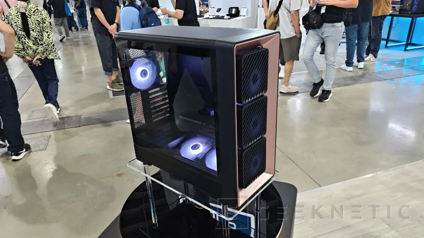 Geeknetic El Air Power G10 de Formula V llega con tres ventiladores frontales inclinables, soporte para GPU de 420 mm y radiadores de hasta 360 mm 1