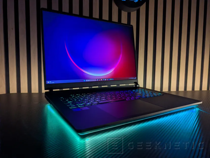 Geeknetic ASUS ROG Strix SCAR 18 (2026) G835LXG Review: El Core Ultra 9 290HX Plus y la RTX 5090 brillan sin limitaciones en el mejor portátil gaming del mundo 3