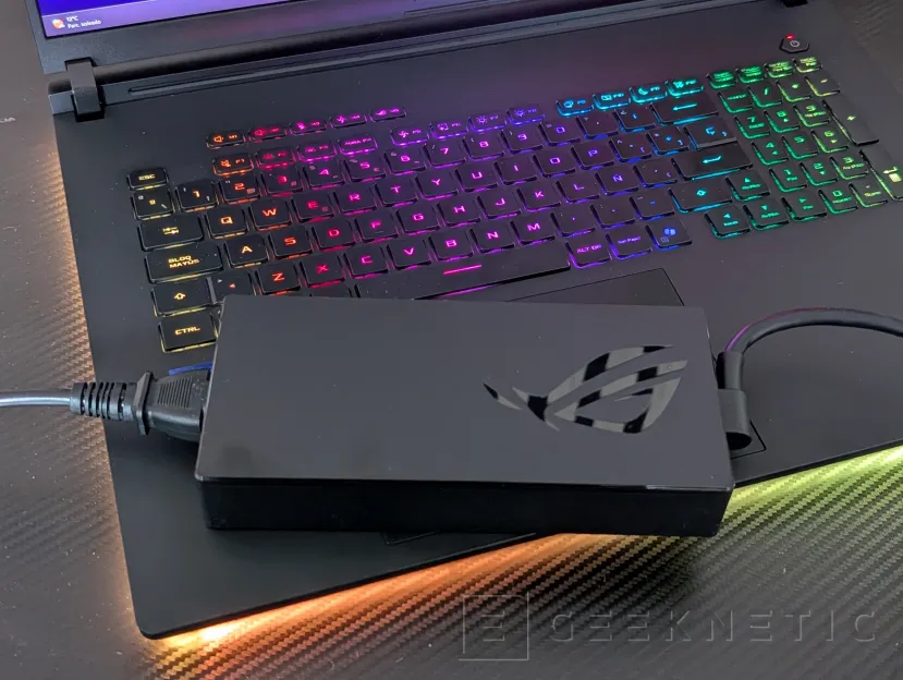 Geeknetic ASUS ROG Strix SCAR 18 (2026) G835LXG Review: El Core Ultra 9 290HX Plus y la RTX 5090 brillan sin limitaciones en el mejor portátil gaming del mundo 9