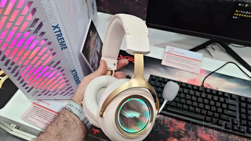 Geeknetic XPG PRECOG Wireless llega al Computex 2026 como el auricular gaming tri-modo con 90 horas de batería y estética Infinite Mirror 2