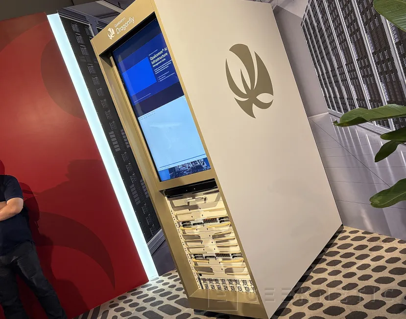Geeknetic Qualcomm presenta Dragonfly, su nueva marca para centros de datos, y nos deja ver el rack en Computex 2026 1