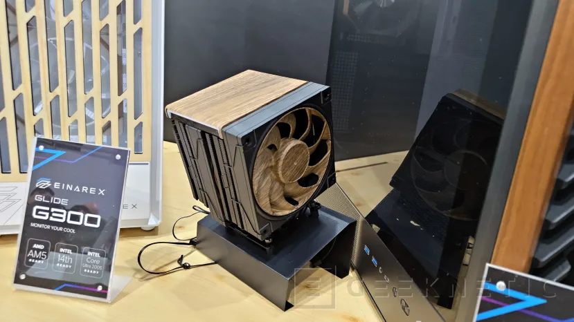 Geeknetic Einarex muestra el Glide G300 y el Ventus V300 con acabado de madera en el Computex 2026 1