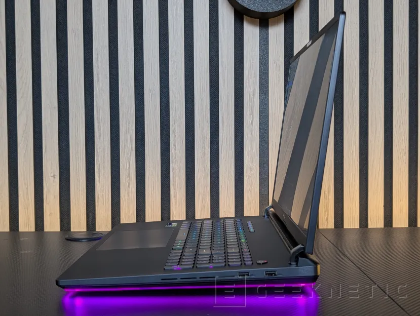 Geeknetic ASUS ROG Strix SCAR 18 (2026) G835LXG Review: El Core Ultra 9 290HX Plus y la RTX 5090 brillan sin limitaciones en el mejor portátil gaming del mundo 5
