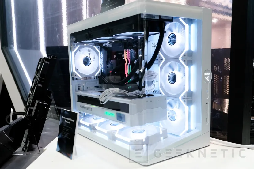 Geeknetic Las nuevas ENERMAX Enclave y K9M llegan con diseño panorámico, hasta tres radiadores de 360 mm y siete ventiladores ARGB preinstalados 1