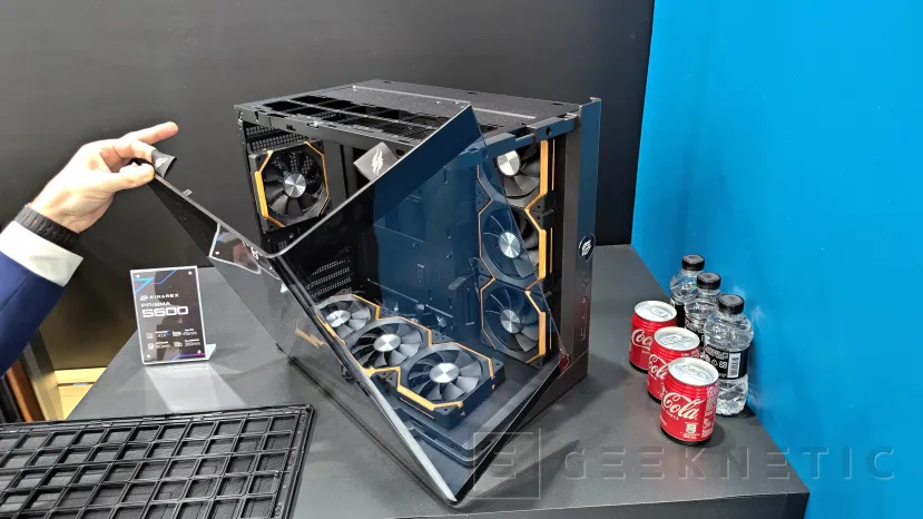 Geeknetic La Prisma S600 de Einarex lleva el panel en L al formato ATX con acentos dorados y cristal de suelo a techo 2