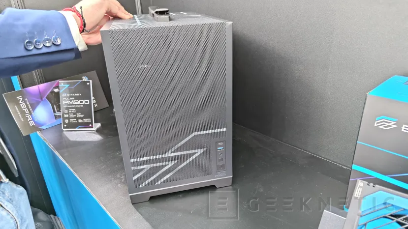 Geeknetic Pulse PM300 de Einarex quiere ser la caja que llevas a las LAN parties sin renunciar a nada 1
