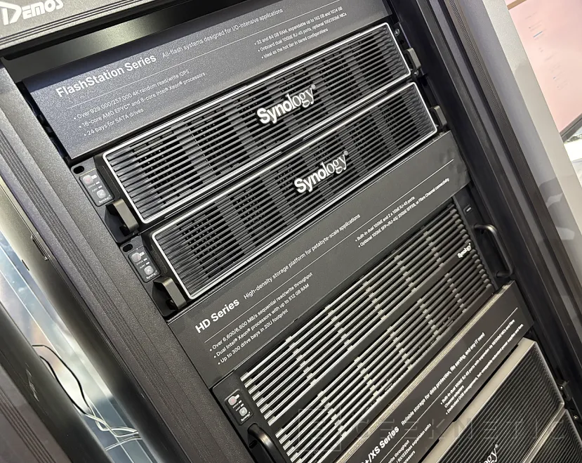 Geeknetic Synology muestra en Computex cómo va más allá del NAS: IA, seguridad, copias de seguridad y nube privada bajo control 3
