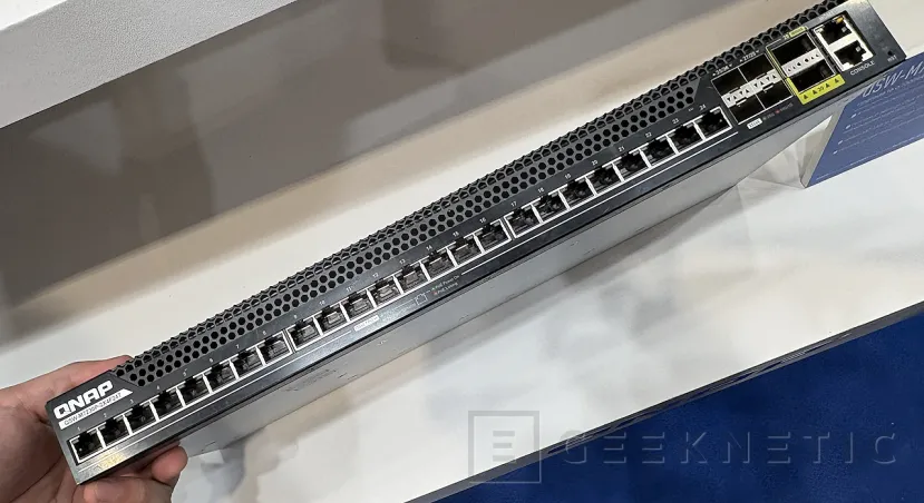 Geeknetic QNAP nos muestra el QSW-M7230, su switch más capaz hasta la fecha 2