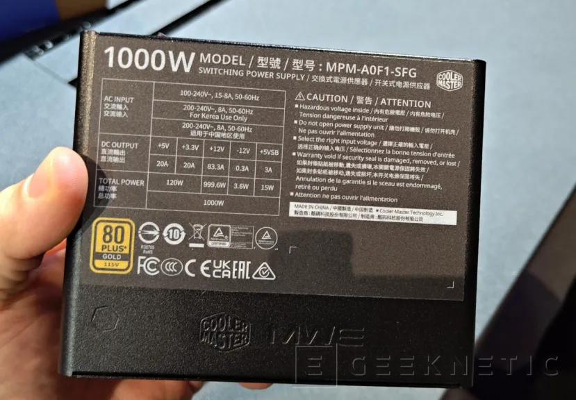 Geeknetic Las nuevas fuentes Cooler Master MWE Gold V4 ya se pueden reservar: llegan con formato ATX 3.1 y un LED que te avisa si peligra tu tarjeta gráfica 2