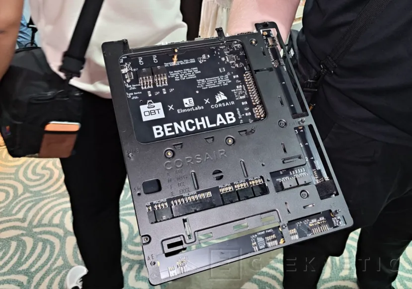 Geeknetic OBT y ElmorLabs se alían con Corsair en su nuevo sistema de monitorización Benchlab 2, ahora en formato PCB y compatible con las torres FRAME 1