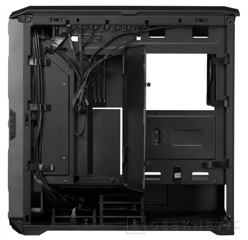 Geeknetic Cooler Master lanza oficialmente la HAF II 500: Ventiladores de 220 mm para hardware de altas prestaciones 3