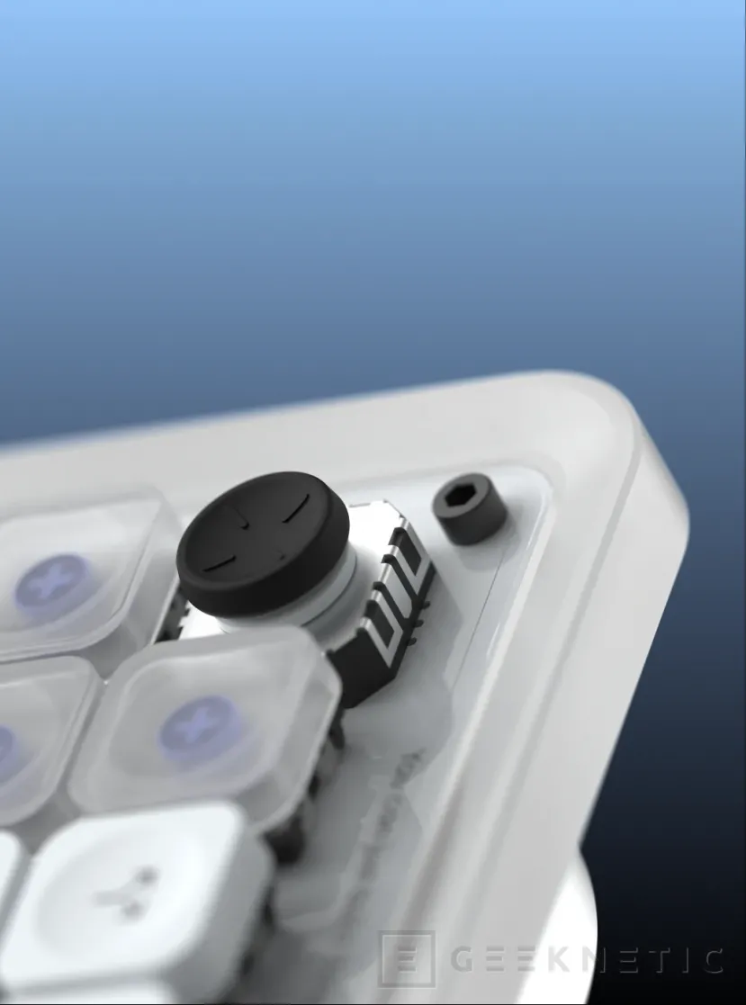 Geeknetic OpenAI sorprende con Codex Micro, un pequeño teclado personalizable diseñado para trabajar con ChatGPT 2