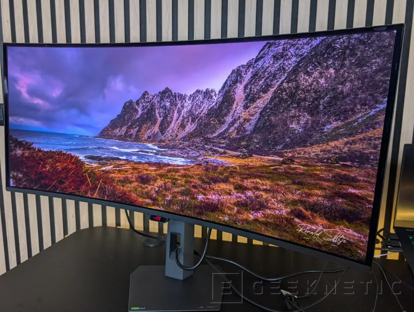 Geeknetic ASUS ROG Strix OLED XG34WCDMS Review: El monitor de 280Hz que hace más asequible la tecnología Tándem OLED con RGB Stripe 18