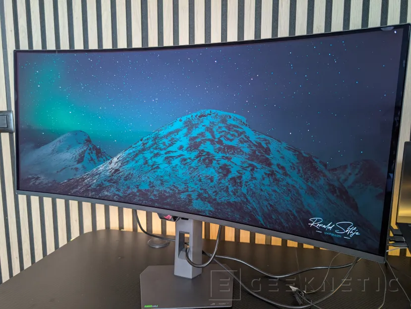 Geeknetic ASUS ROG Strix OLED XG34WCDMS Review: El monitor de 280Hz que hace más asequible la tecnología Tándem OLED con RGB Stripe 37