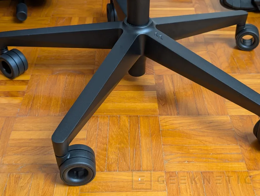 Geeknetic Fractal Design Refine 2 Mesh Review: una de las mejores sillas premium ahora es todavía más cómoda 1