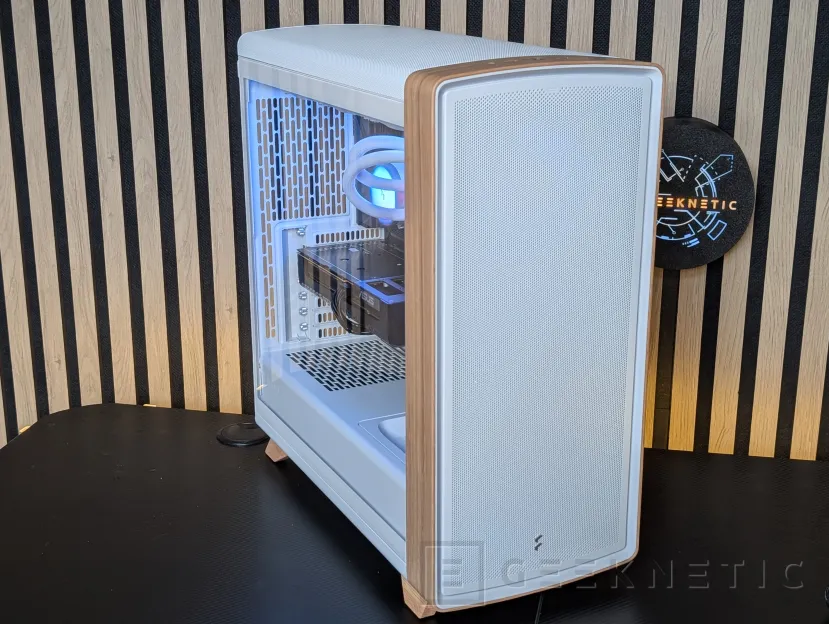 Geeknetic Fractal Design Summit Review: madera de roble curvada, mucho espacio y un montaje sorprendentemente cómodo 26