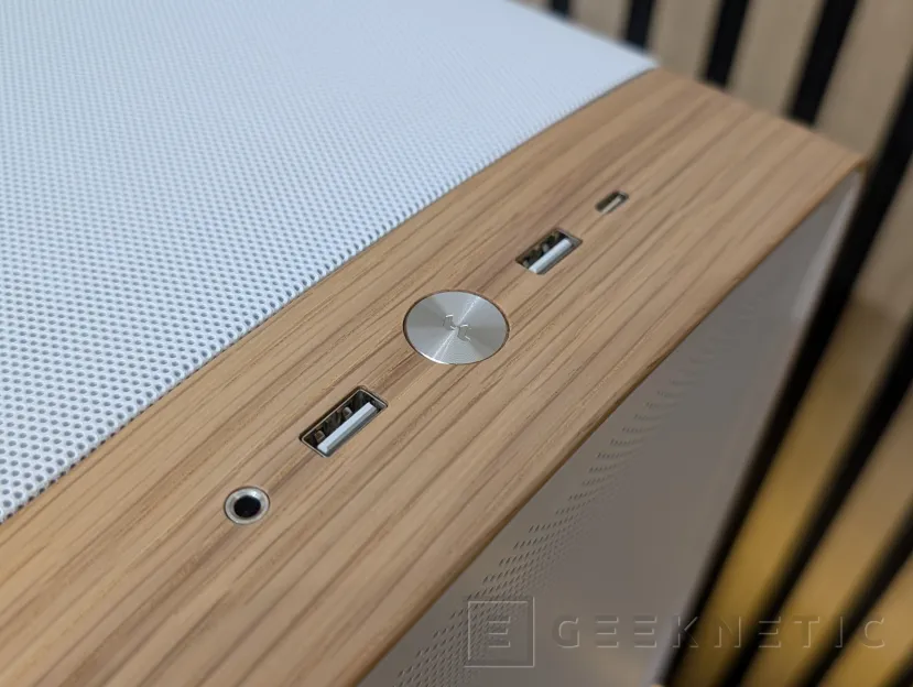 Geeknetic Fractal Design Summit Review: madera de roble curvada, mucho espacio y un montaje sorprendentemente cómodo 6
