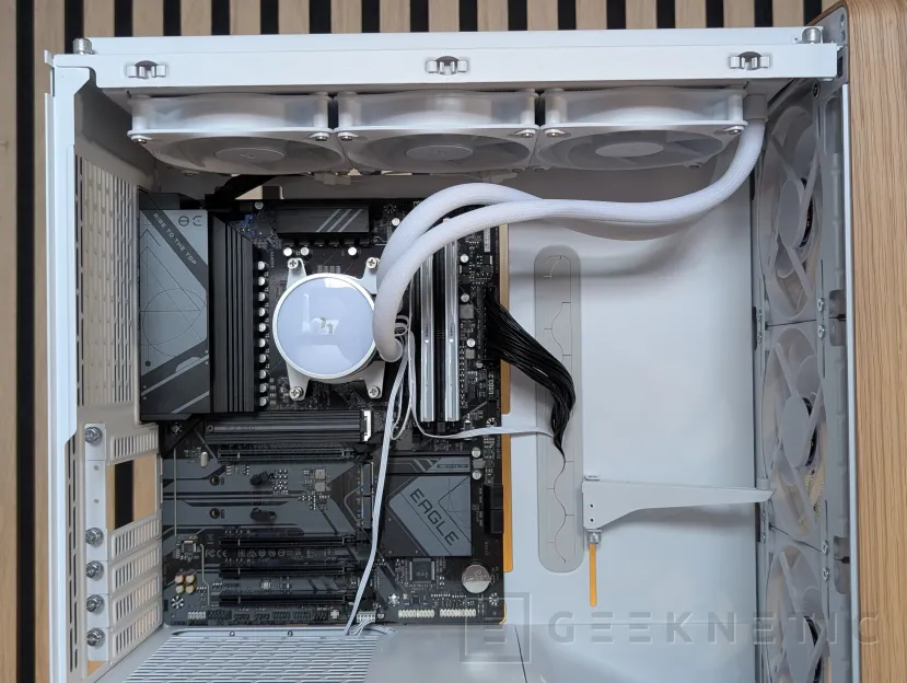 Geeknetic Fractal Design Summit Review: madera de roble curvada, mucho espacio y un montaje sorprendentemente cómodo 14